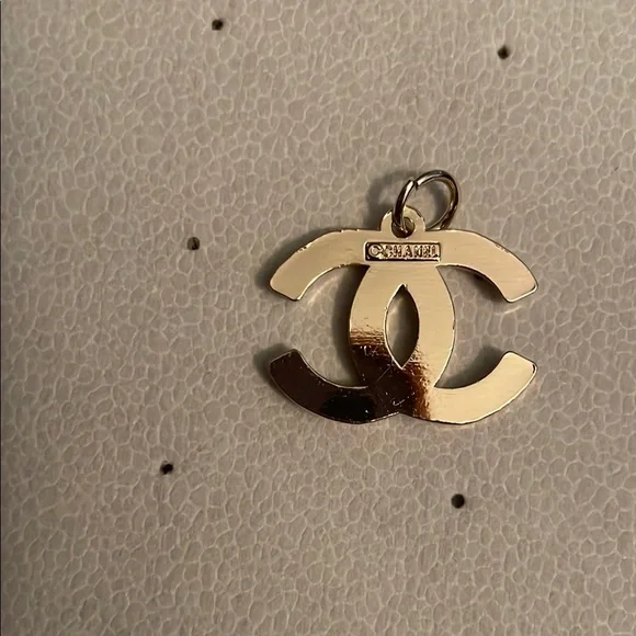 Gold tone  Multicolor Chanel Crystal Pendant - Picture 2 of 4